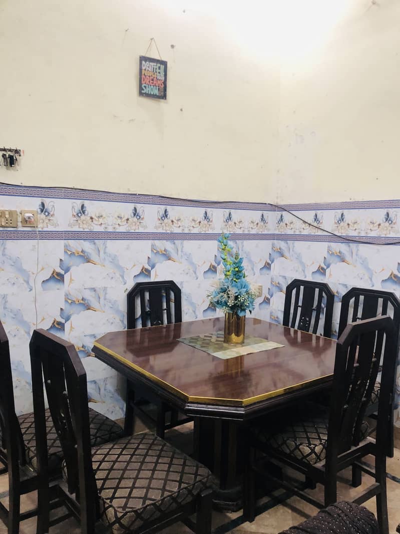 Dining Table & Chairs 6