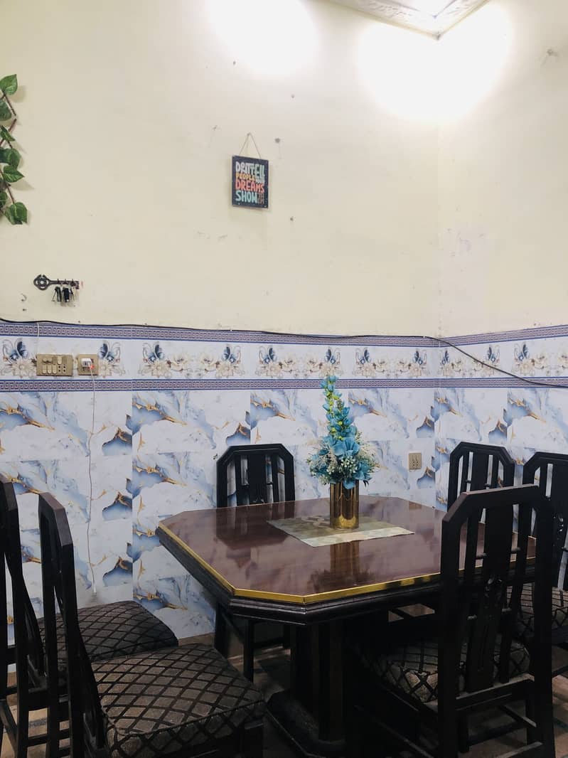 Dining Table & Chairs 7