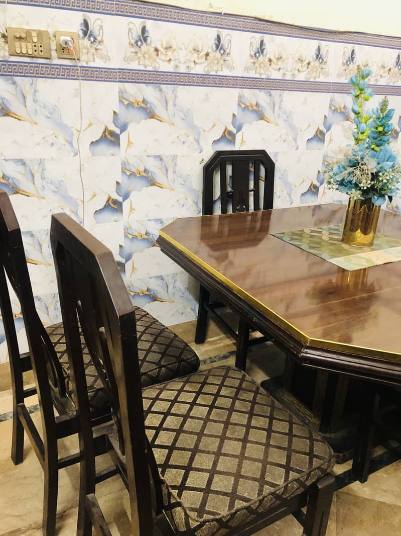 Dining Table & Chairs 8