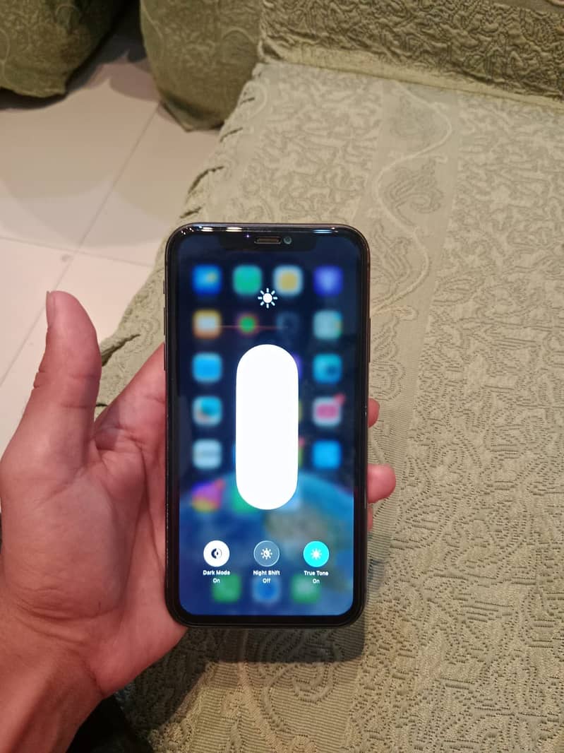 Apple iPhone 11 0