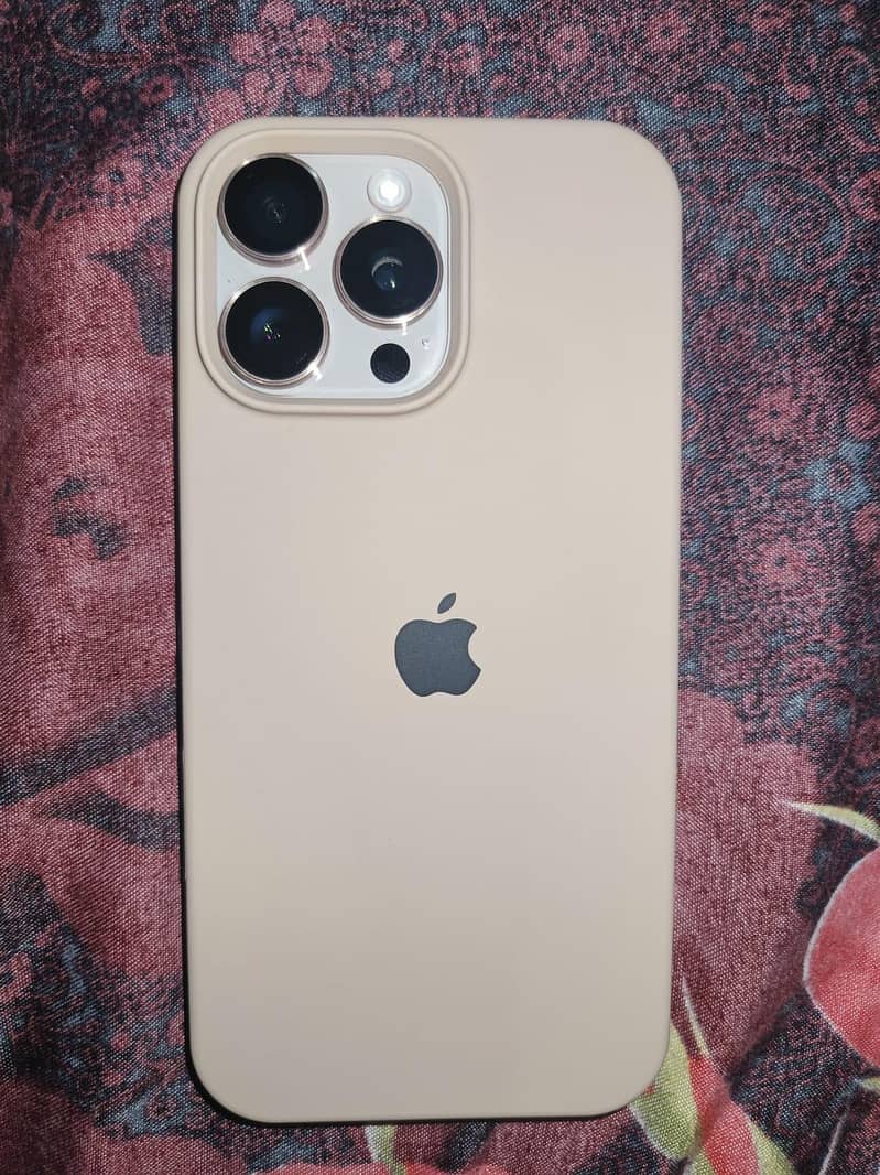 iPhone 16 Pro Max 6