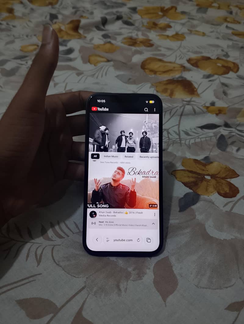 Apple iPhone 16e 1