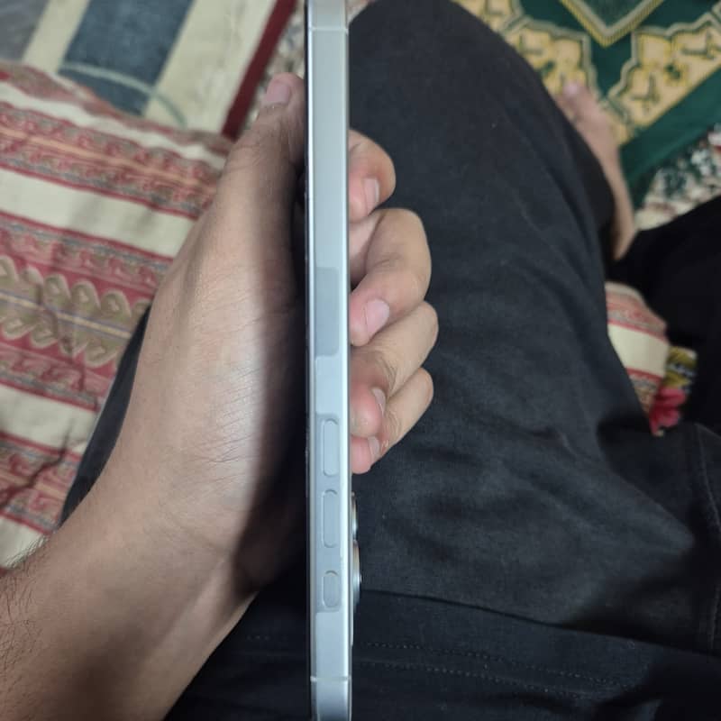 Iphone 16 pro max 5