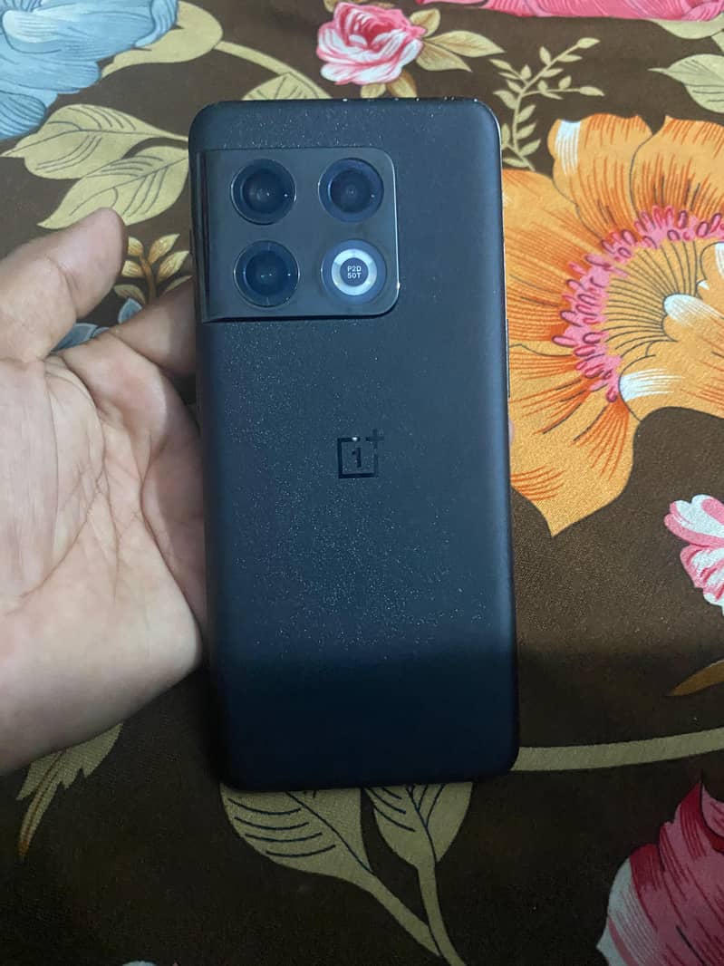 One Plus 10 Pro 1