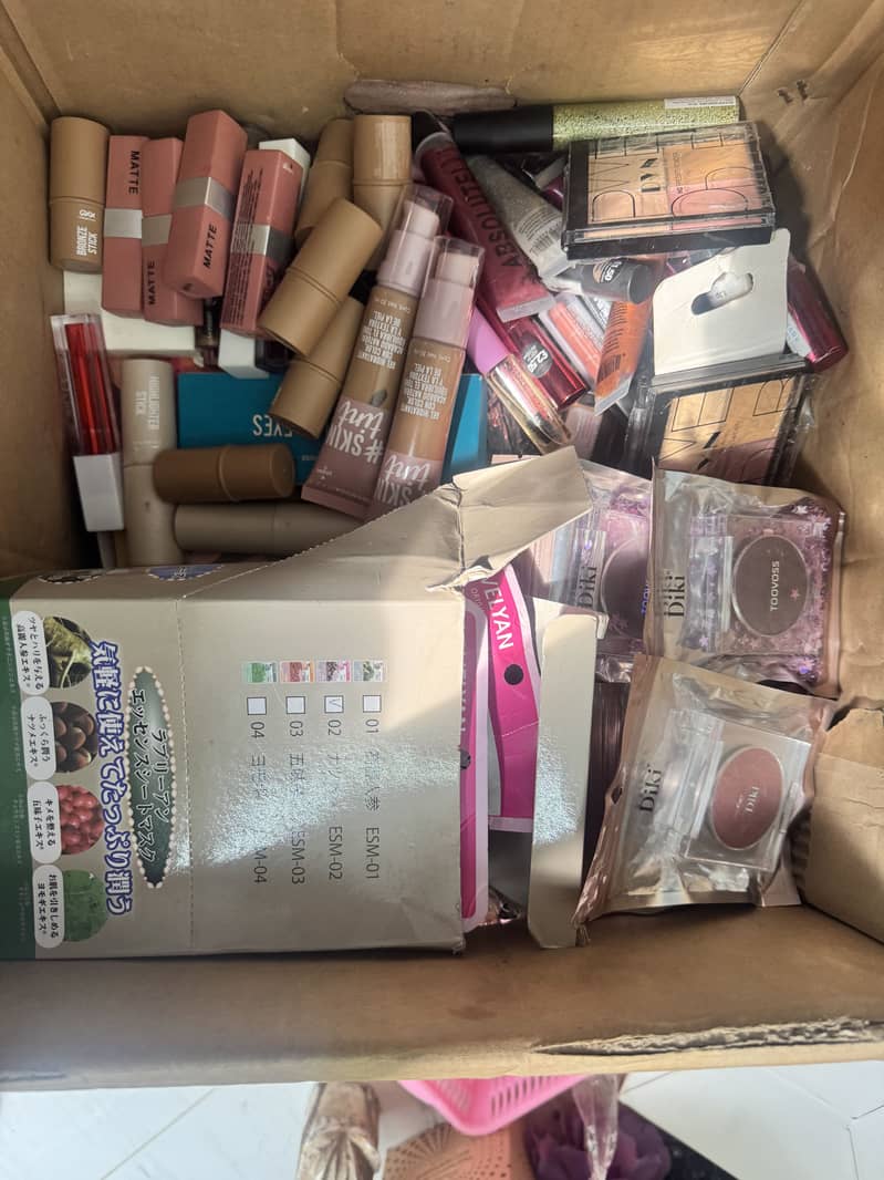 Makeup wholesale 0