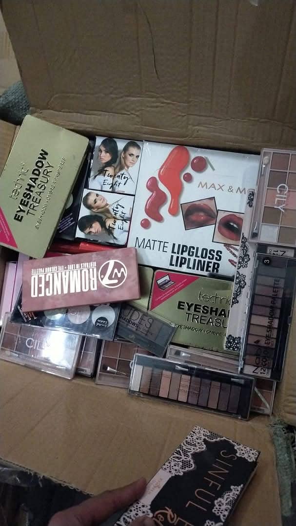 Makeup wholesale 1