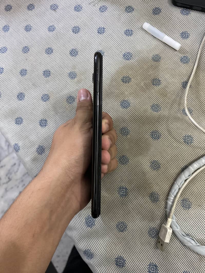 Apple iPhone 7 Plus 0