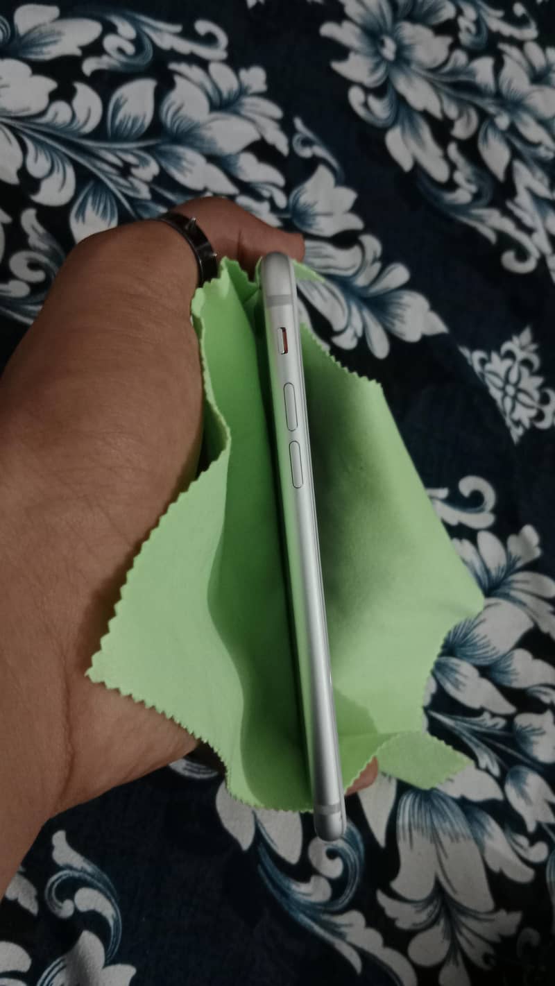 Apple iPhone 7 5