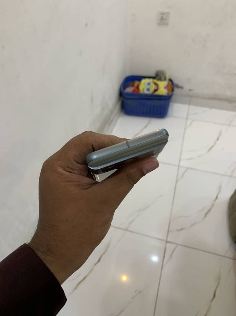 Google Pixel 8 3