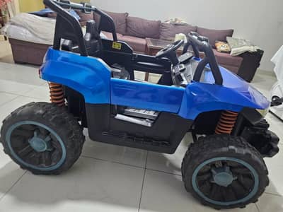 Electric rechargeable Jeep