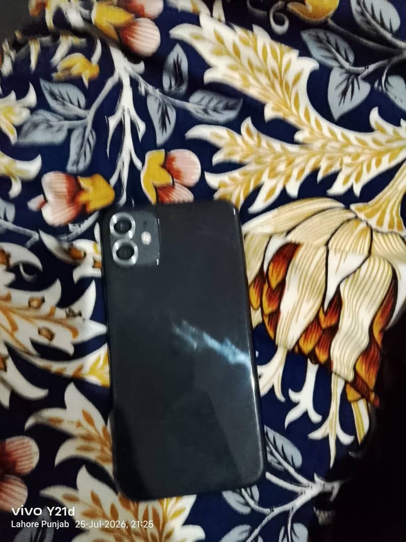 Apple iPhone 11 0