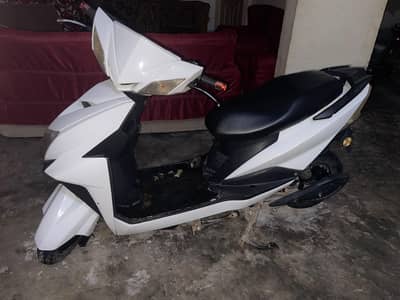 pakzone electric scooty