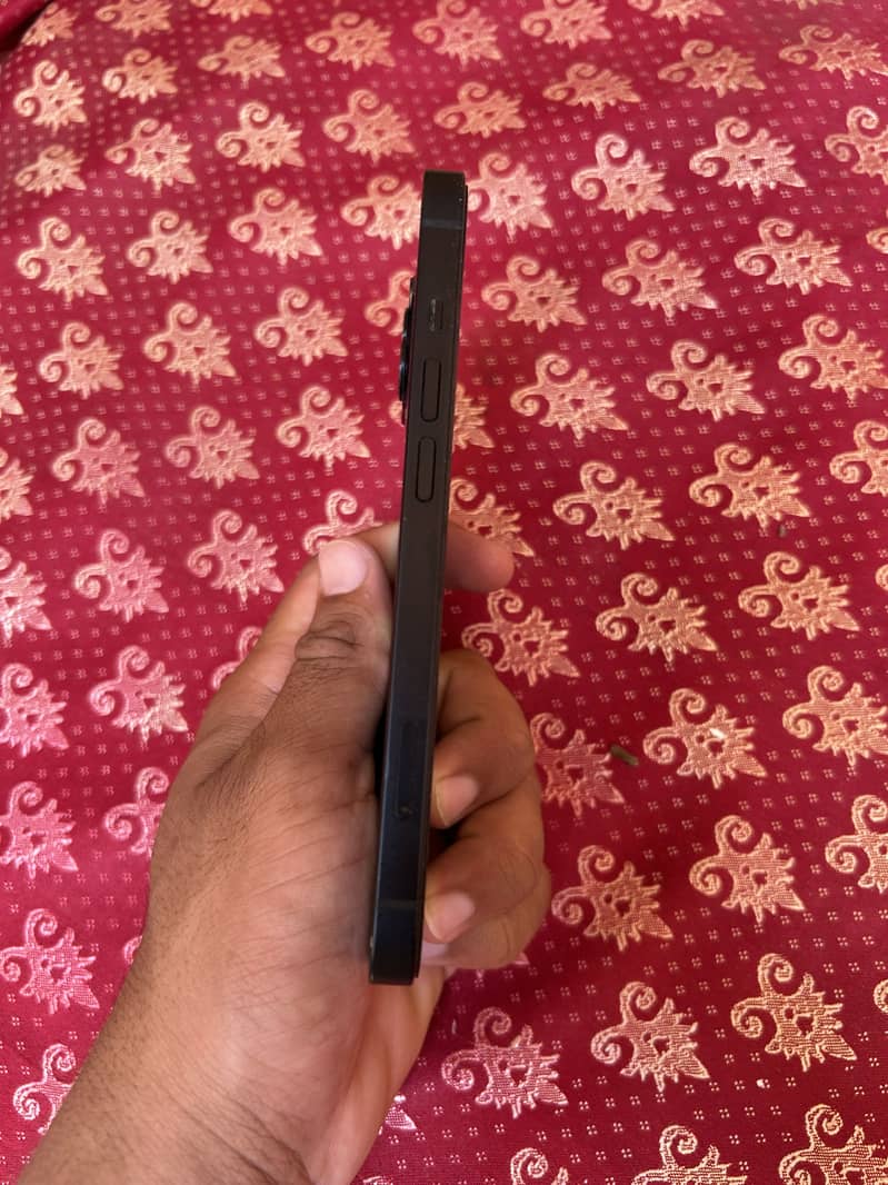 Apple iPhone 13 3
