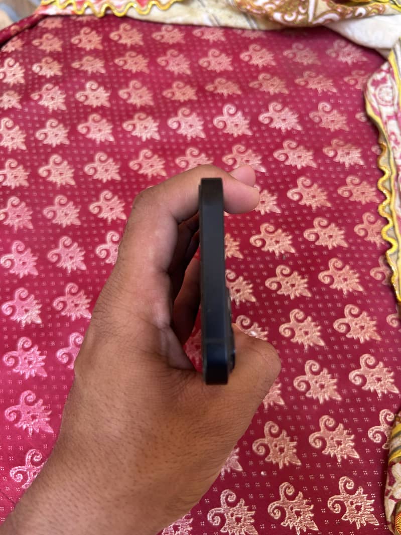 Apple iPhone 13 6