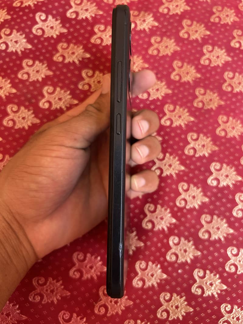 Apple iPhone 13 11