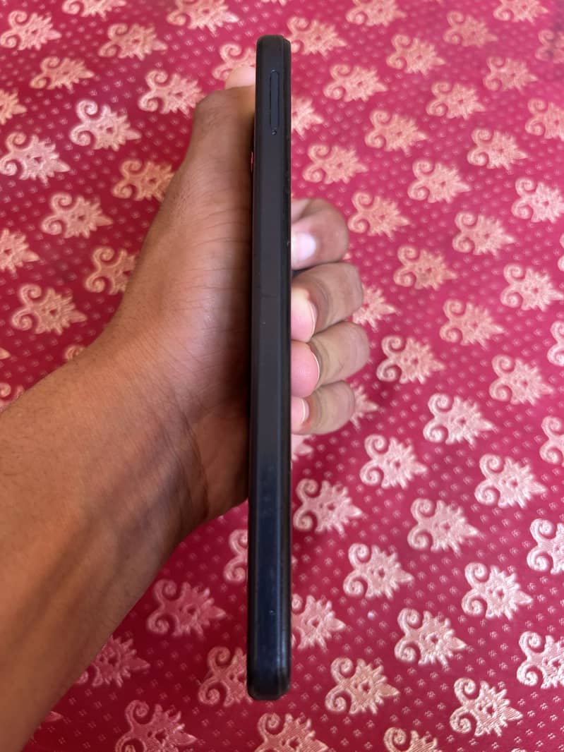 Apple iPhone 13 12