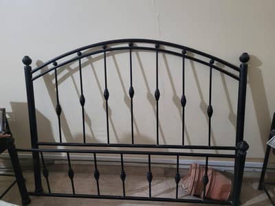 Iron bed set