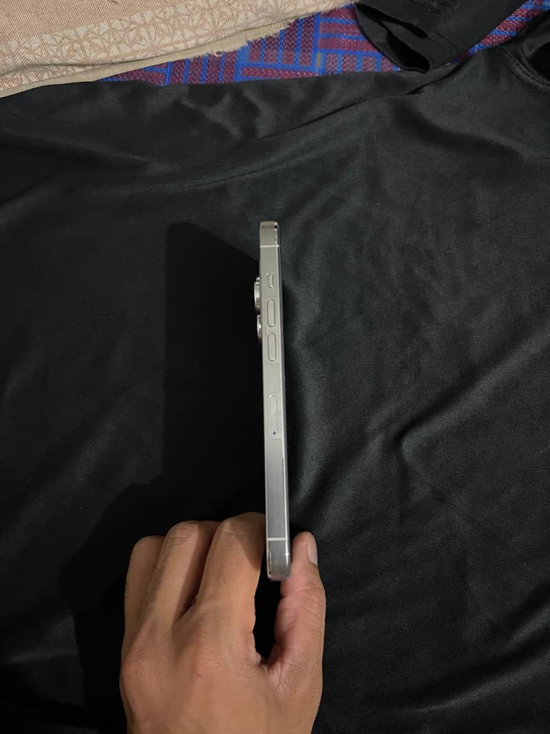 Apple iPhone 14 Pro 3