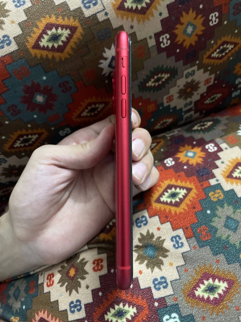 Apple iPhone 11 4