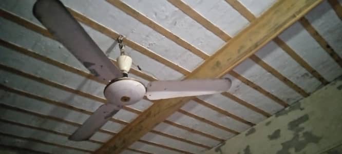 Orignal Lahore Fan for sale urgent In working condition Pure coper 100