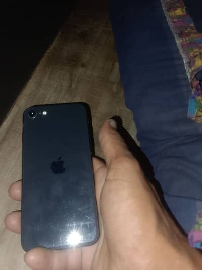 Apple iPhone SE