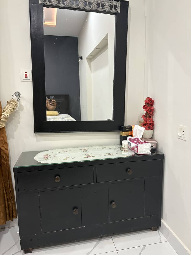 Bed and dressing Table 3