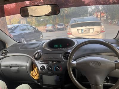 Toyota Vitz 2001