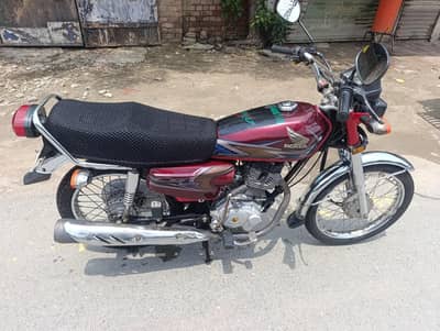 Honda CG 125 [2020Model)- Good Condition- Lahore Registered