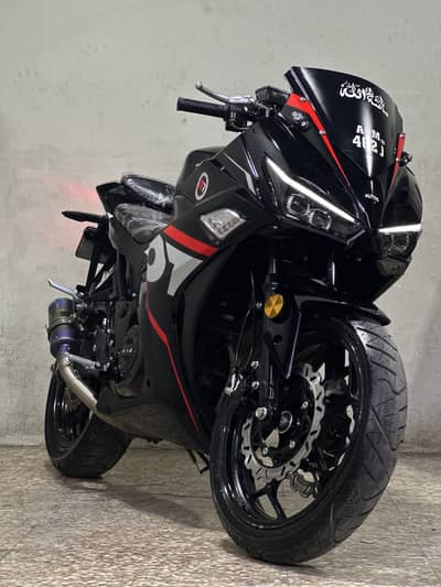 Kawasaki ninja 250cc 2023 model ( sports heavy bike)