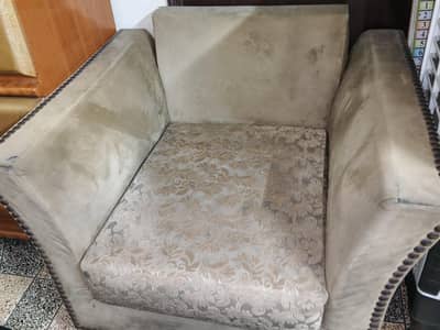 sofa set 1,2and 4 seater used but in excellent condition