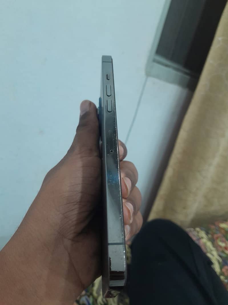 iPhone 12 pro max 5
