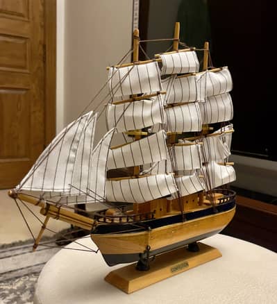 Elegand Modern Home Decor Piece | Premium Quality | Handmade Ship