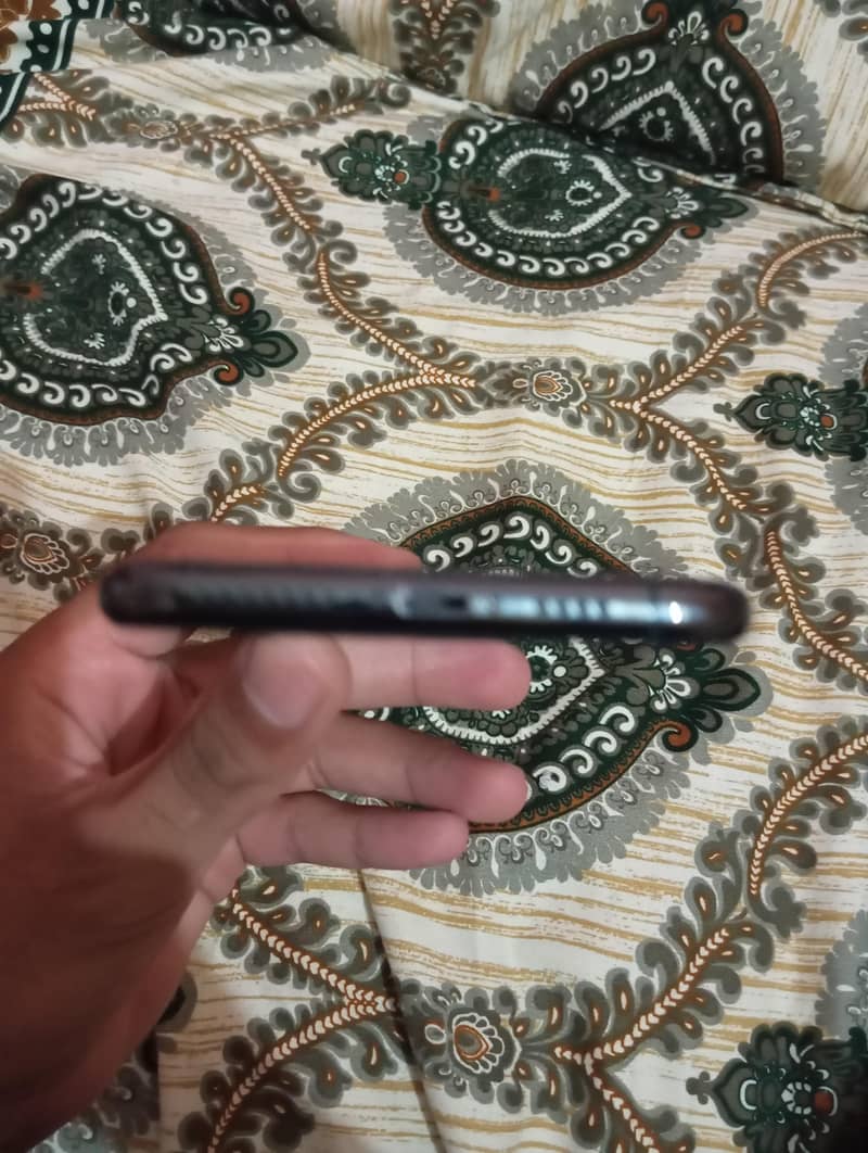 Apple iPhone 11 Pro Max 3