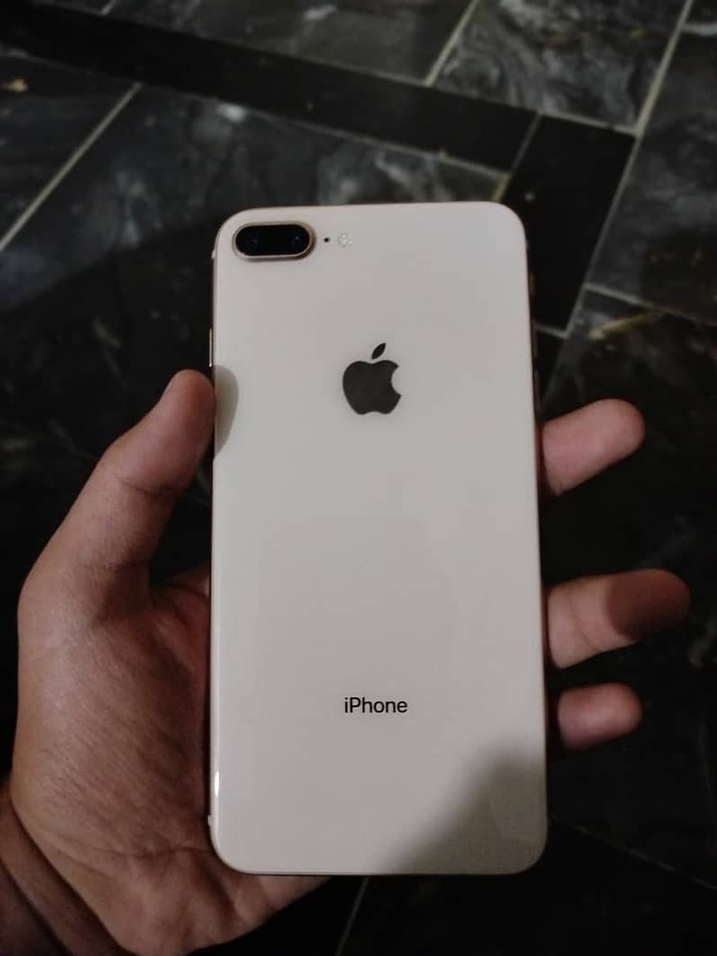 Apple iPhone 8 Plus 0