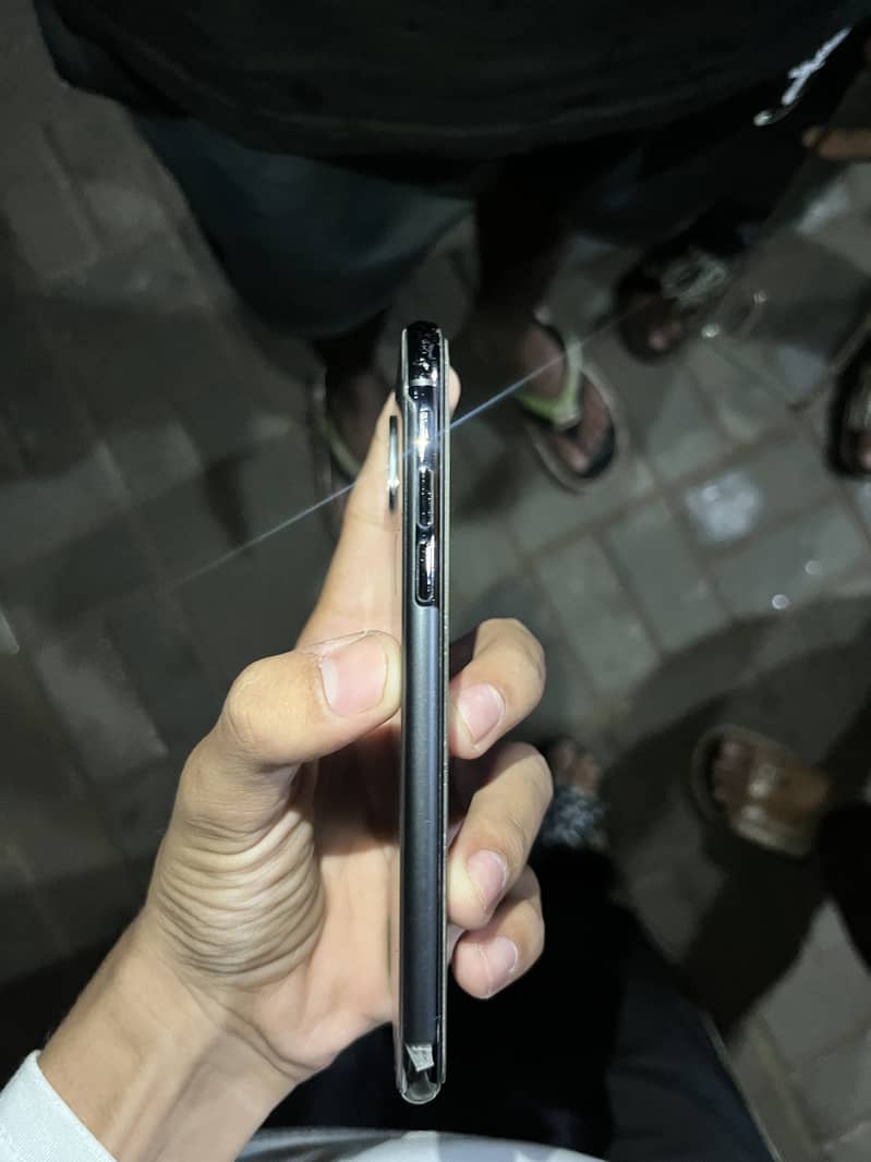 Apple iPhone X 3