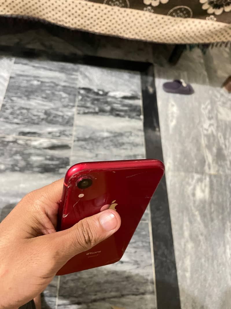 IPHONE XR 4