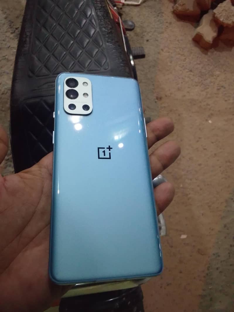 One Plus 9R 0
