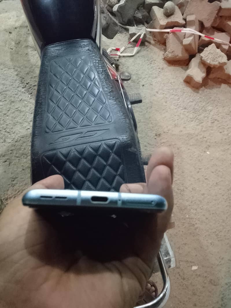 One Plus 9R 2