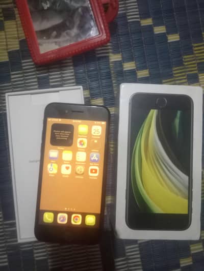 Apple iPhone SE