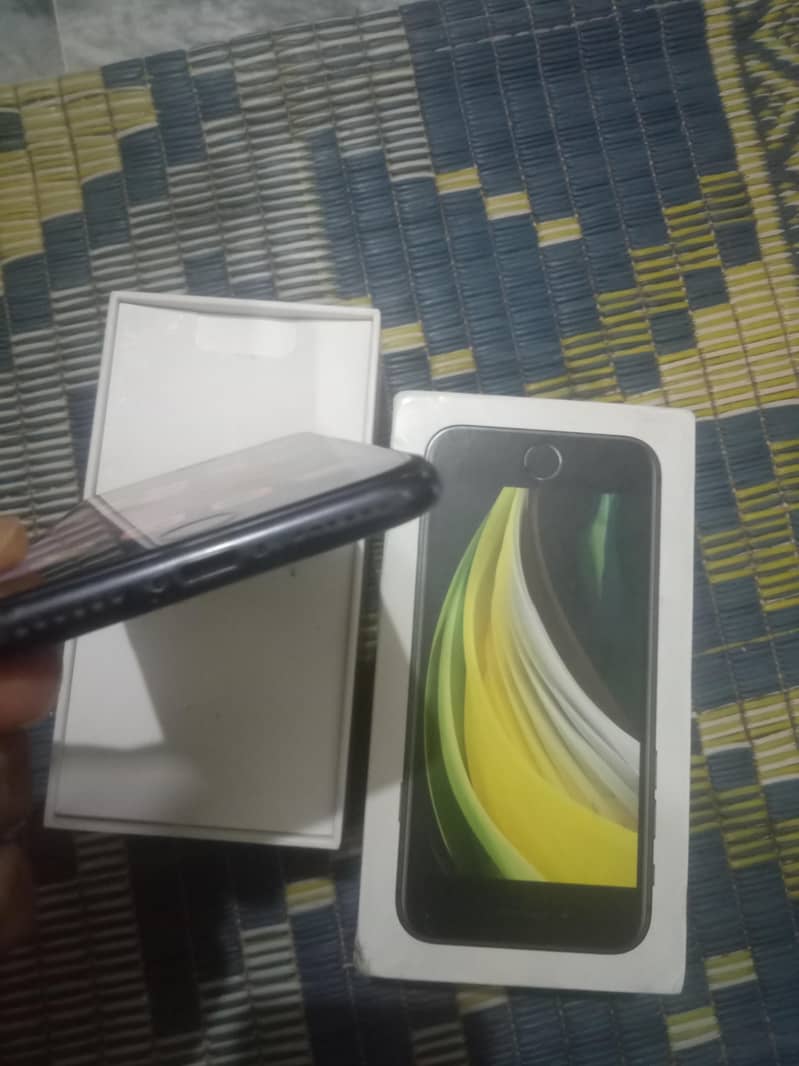 Apple iPhone SE 3