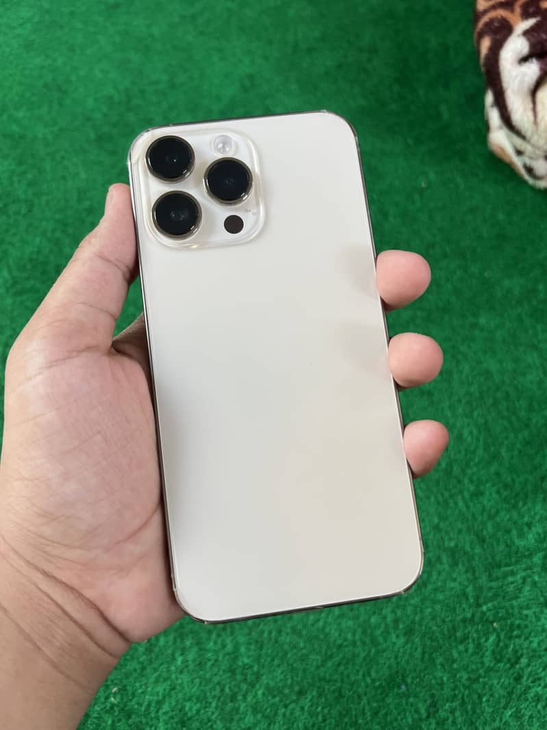 Iphone 14 pro max 4