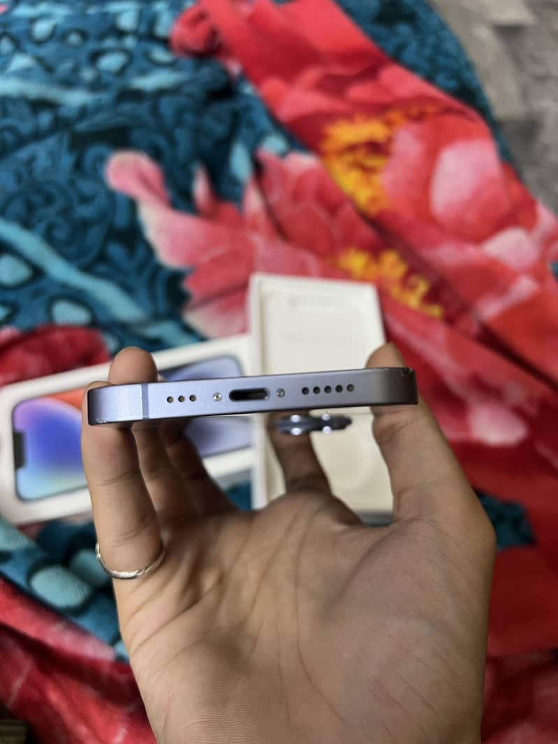 iPhone 14 4