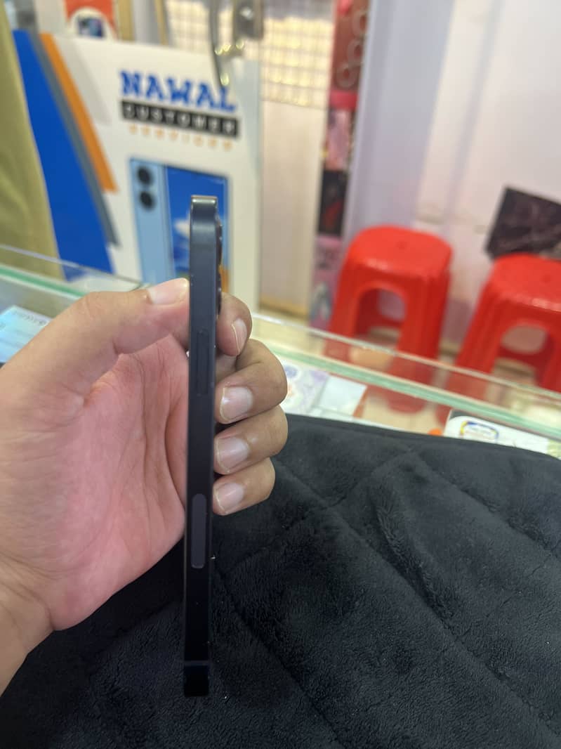 Apple iPhone 12 1
