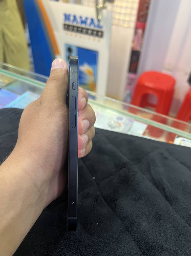 Apple iPhone 12 2