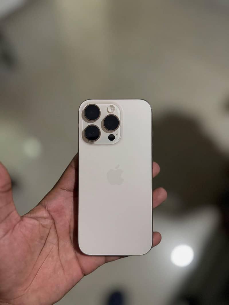 Apple iPhone 16 Pro 2