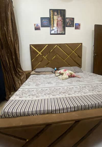 velvet bed