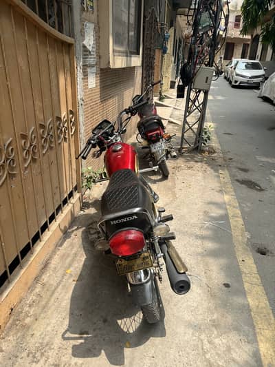 Honda 125 golden edition self start. Good condition original