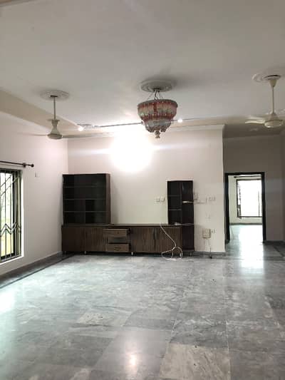 1 kanal upper portion Available for rent