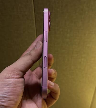 Apple iPhone 16