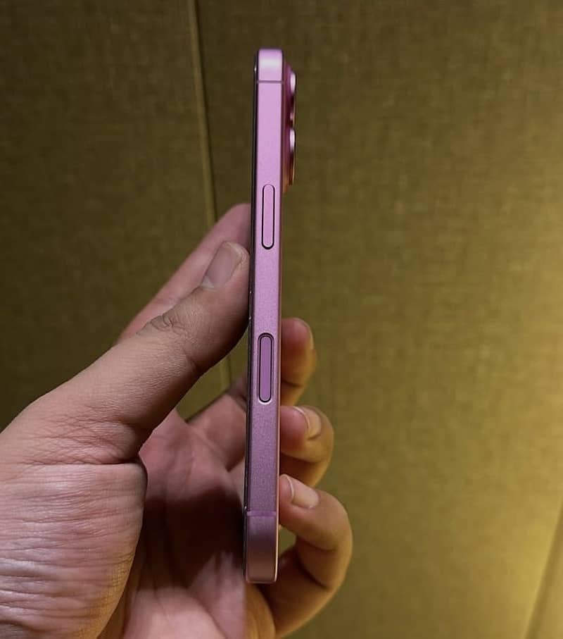 Apple iPhone 16 0